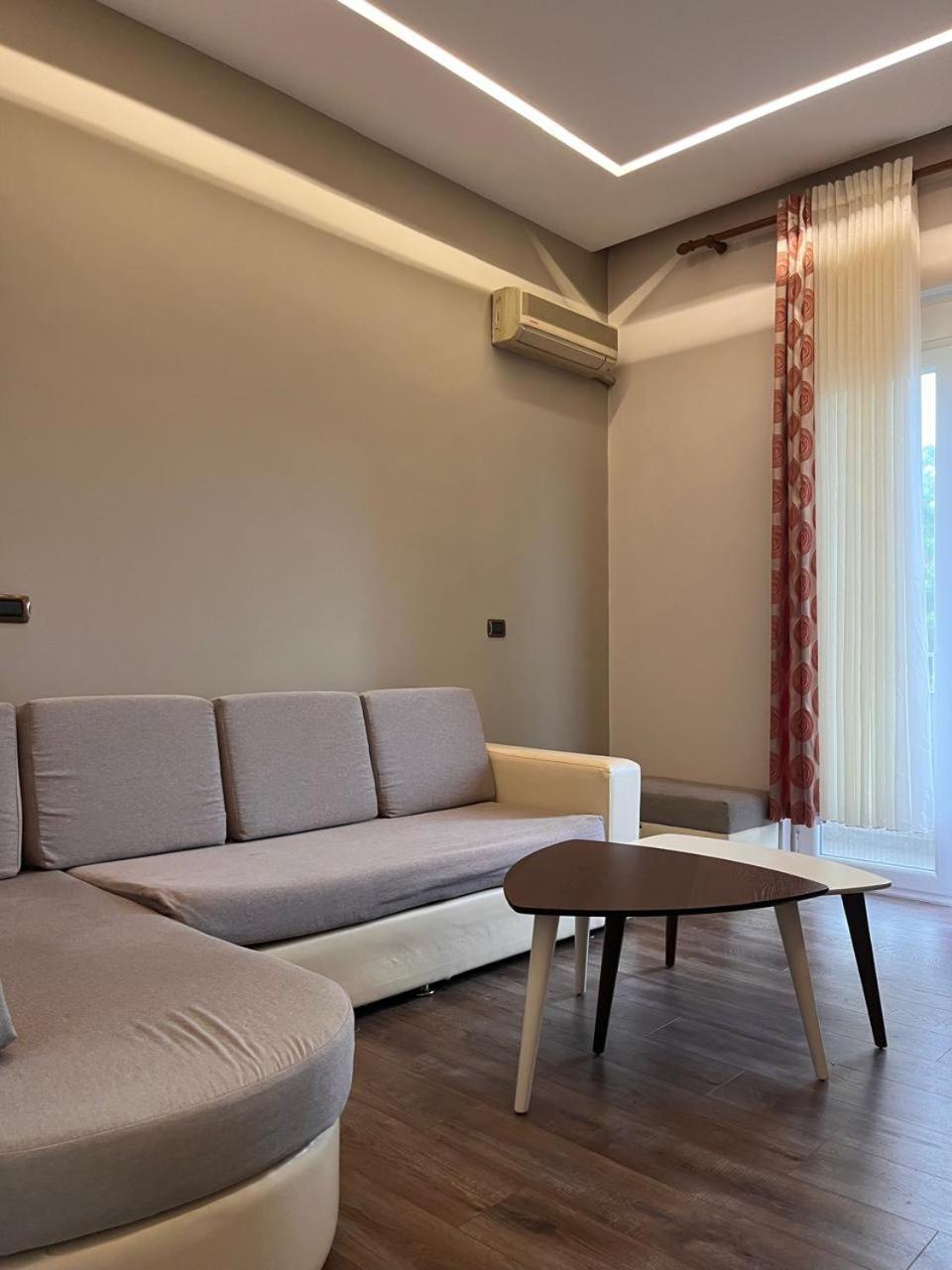 Lukas Apartament Vollga Durrës 외부 사진